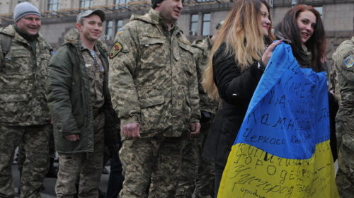 Київ згадує героїв, які захищали Дебальцеве