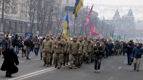 Київ згадує героїв, які захищали Дебальцеве