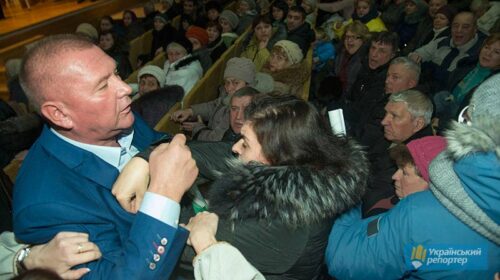 Так мер Прилипко “розмовляв” з активістами під час громадських слухань