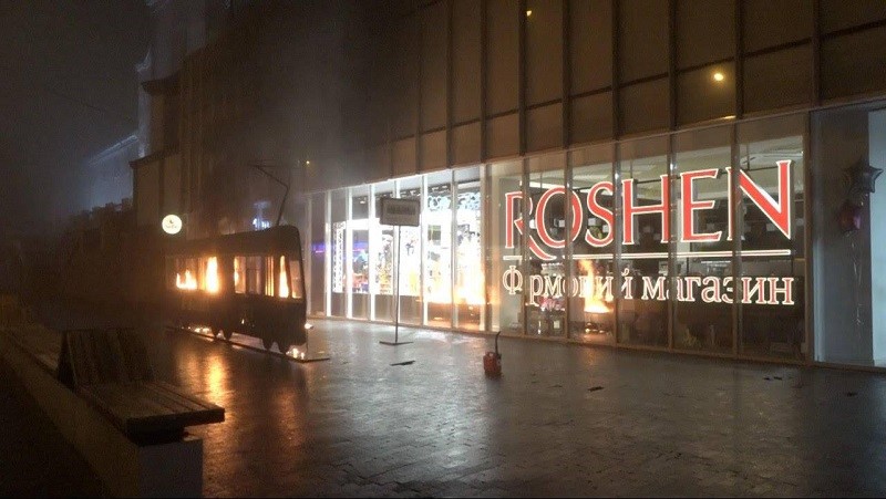 Акція Femen під магазином Roshen у Вінниці