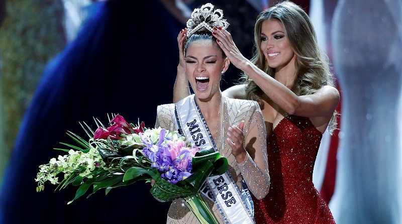 Переможниця конкурсу краси "Міс Всесвіт 2017" (Miss Universe) 22-річна Демі-Лі Нель-Пітерс