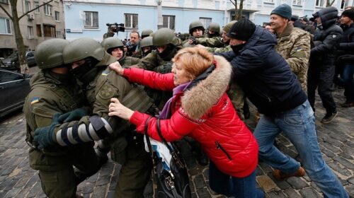 Водомети, шокери, собаки та коні. Кабмін затвердив перелік спецзасобів Нацгвардії