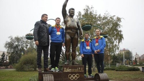 Вандали пошкодили пам'ятник Леоніду Жаботинському