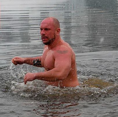 Україна святкує Водохреще. Хто з ВІПів наважився стрибнути в ополонку