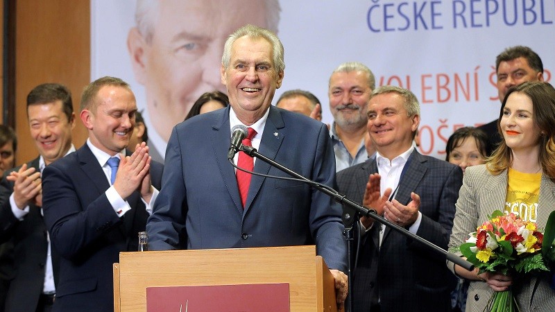 Друг Росії, який хоче узаконити анексію Криму, залишився президентом Чехії