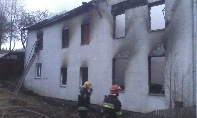 На Львівщині згорів будинок бібліофіла. Вогонь знищив 10 тисяч книг