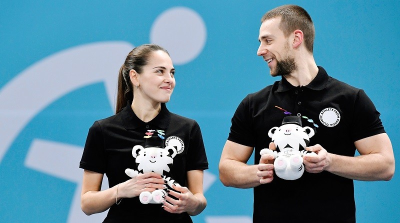 У подружжя російських керлінгістів відібрали бронзову медаль Олімпіади