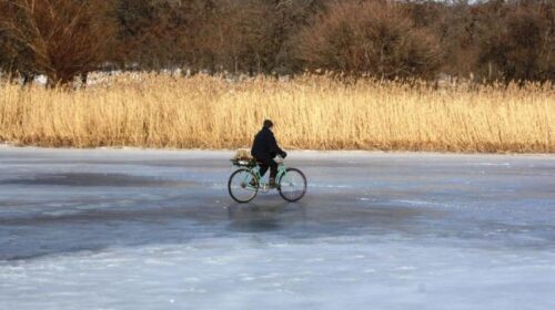 Провалились під кригу: з початку року на водоймах уже загинуло 60 осіб