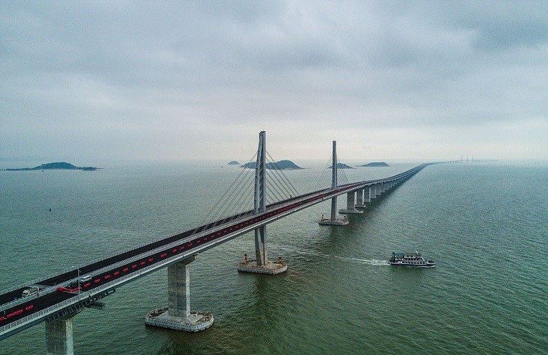 Найдовший морський міст в світі збудували в Китаї. Він пов'язав Макао і Гонконгнайдовший морський міст в світі. Він зв'язав Гонконг і Макао