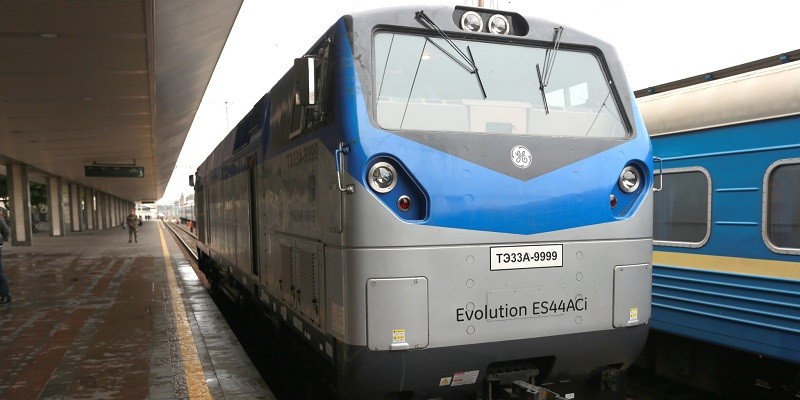 "Укрзалізниця" придбає у GE 30 локомотивів TE33А по $4,6 млн. Казахстан купував по $2,5 млн