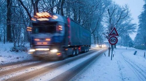 Хурделиця триватимуть ще три дні. Кличко просить військових допомогти прибрати столицю