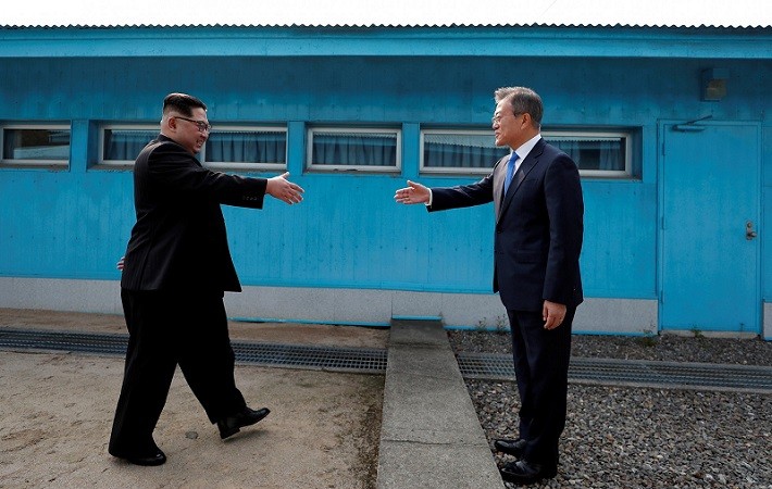 Лідери Північної і Південної Кореї зустрілися на кордоні