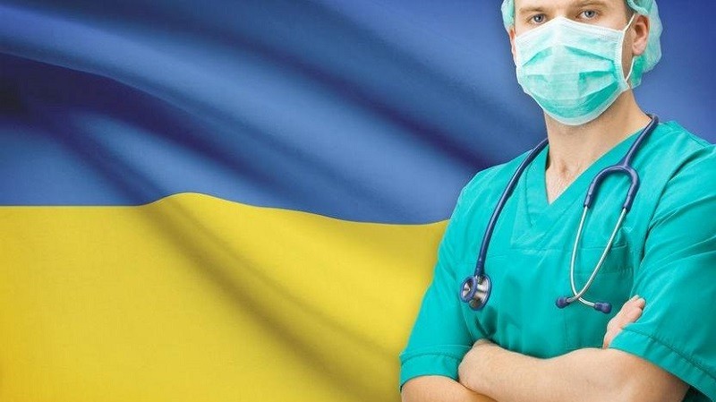 Польща може спростити працевлаштування медиків з України