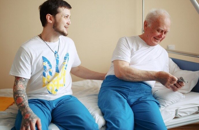Геннадій Афанасьєв і Юрій Солошенко після звільнення в лікарні