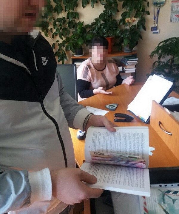 На хабарі затримали в.о. голови райсуду на Херсонщині