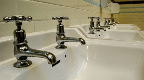 У п’яти районах Києва відключать холодну воду