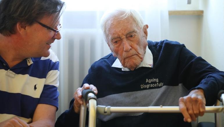 Найстаріший вчений Австралії добровільно пішов з життя у швейцарській клініці