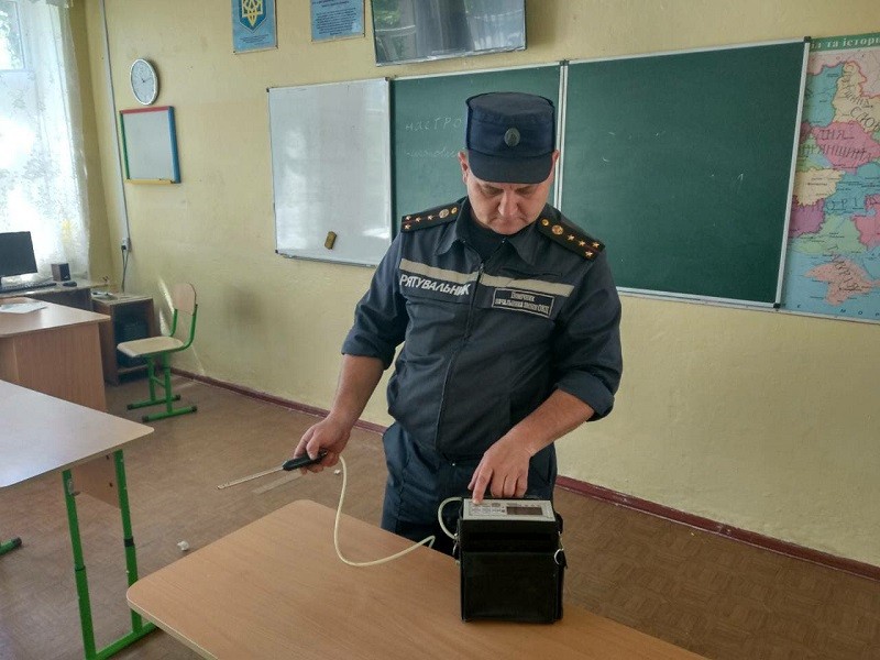У школі Миколаєва 32 дітей госпіталізували через отруєння невідомим аерозолем