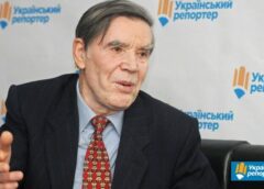 Поет Петро Перебийніс
