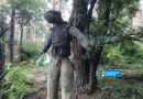 В селі Мощун на дереві висить опудало окупанта: українці нагадують про кару для загарбників (+відео, фото)