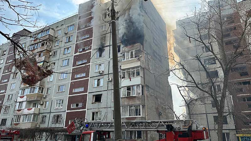 Російські терористи вдарили по житловій багатоповерхівці Запоріжжя