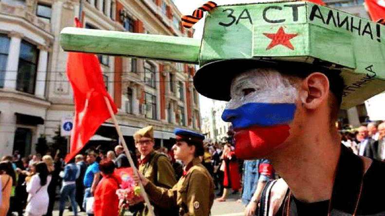 Путінська росія захотіла привласнити перемогу над нацизмом. Дещо про “побєдобєсіє”