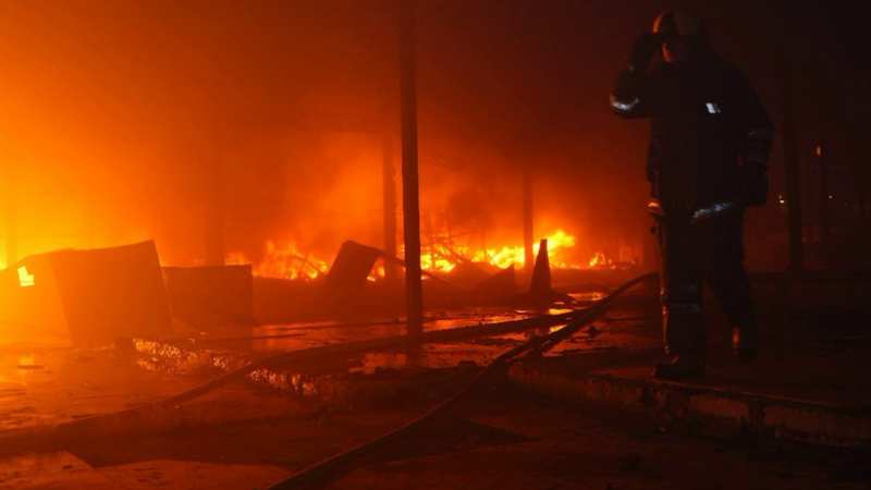 Загарбники вдарили по Харкову балістичними ракетами і авіабомбами, кількість поранених зростає