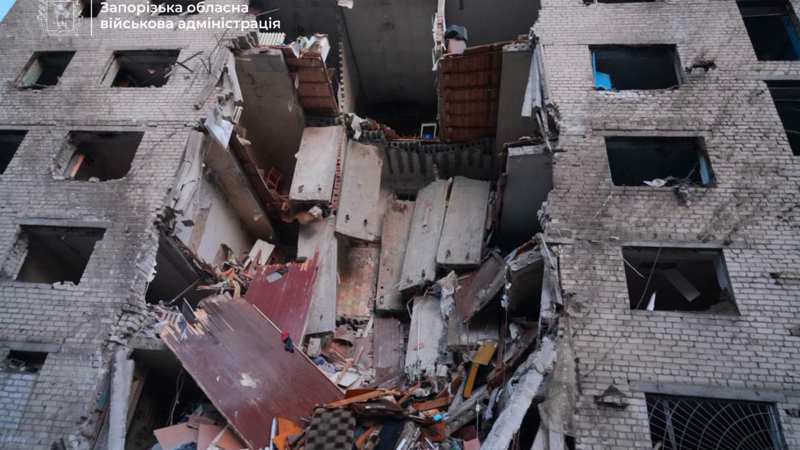 Жахлива атака Запоріжжя. Поранено 15 людей, під завалами – жінка