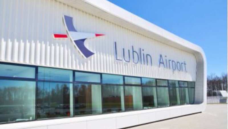 У Польщі закривали аеропорти Жешува й Любліна через ракети в українському небі