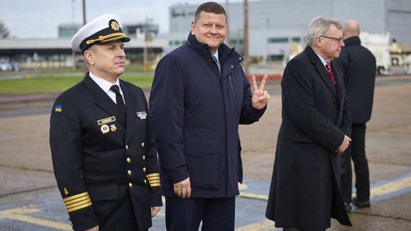 Валерій Залужний може залишити дипломатичну посаду у Лондоні?