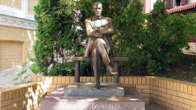 У столиці знесуть пам’ятники Глінці, Ахматовій та Булгакову