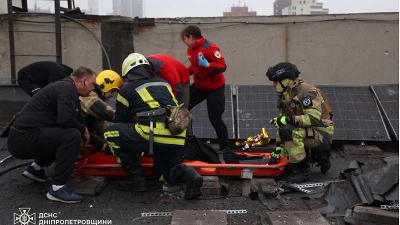 Ракетний удар по Дніпру: четверо людей загинуло, 40 поранених
