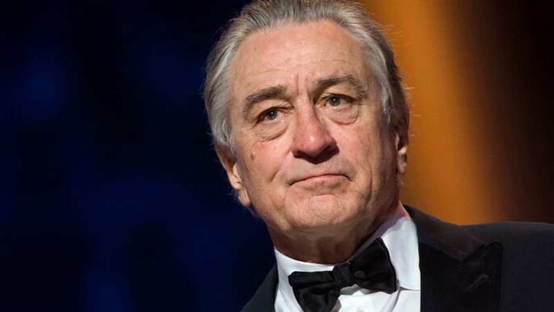 Легендарний актор Роберт Де Ніро привітав українців із Новим роком, завершивши вітання українською