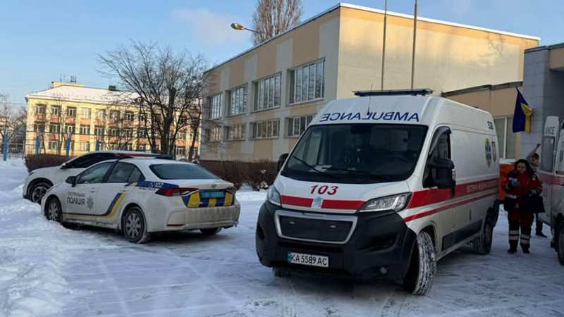 Київський школяр порізав ножем вчительку та однокласника