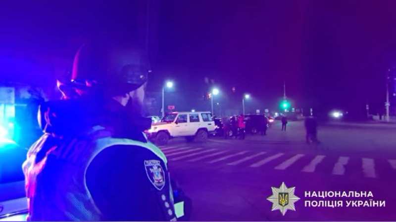 Новий теракт: біля управління патрульної поліції Миколаєва стався вибух, поранено семеро правоохоронців