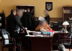 Керівники проєктного інституту містобудування встановили “тариф” для ухилянтів – чотири тисячі доларів