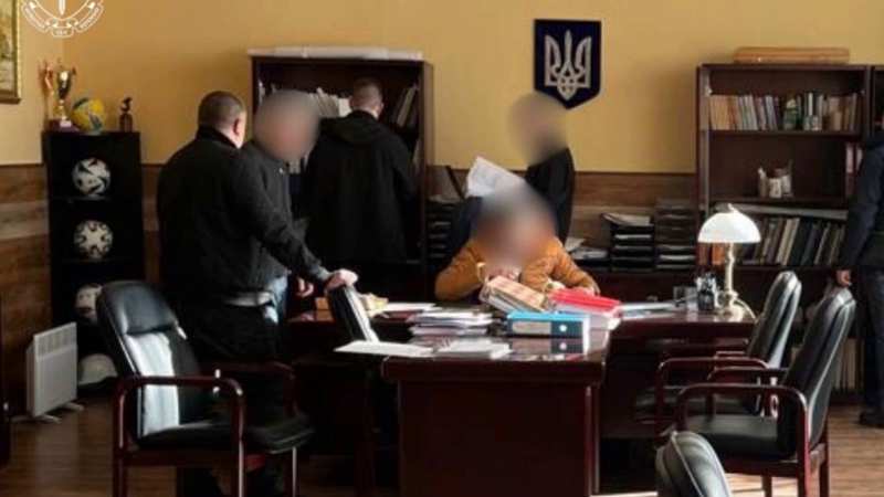 Керівники проєктного інституту містобудування встановили “тариф” для ухилянтів – чотири тисячі доларів