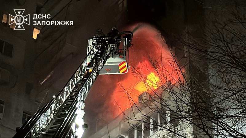 Упродовж ночі та зранку російські терористи вкотре били по цивільних містах та пасажирському транспорту.