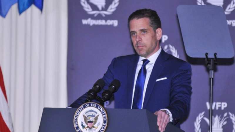 Син Байдена викликав синів Трампа на бій у клітці