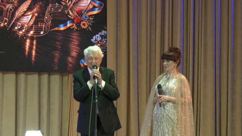 Зоряний концерт до дня народження поета-пісняра Вадима Крищенка (+відео)